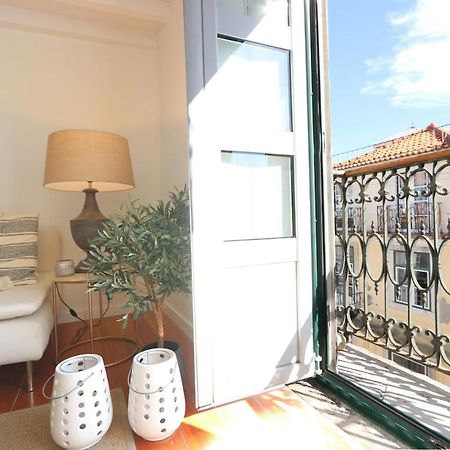 Апартаменты Chic Urban Retreat At Downtown With Balcony & Views Лиссабон Экстерьер фото